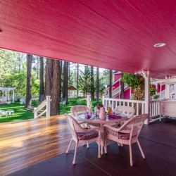 Apples Bed and Breakfast Inn